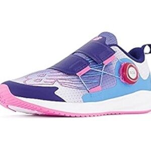 New Balance Blue and Pink Athletic Shoes with Sporty Design